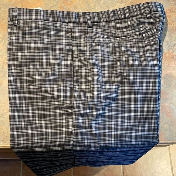 Greg Norman 38 Men’s Plain Pocket Front Shorts - Picture 1 of 5